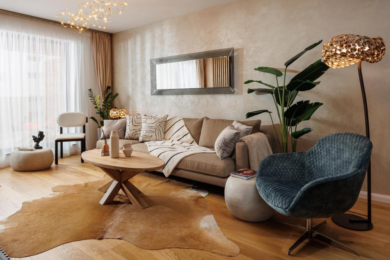 Pure Living Apartment W. Private Parking Брашов Екстер'єр фото