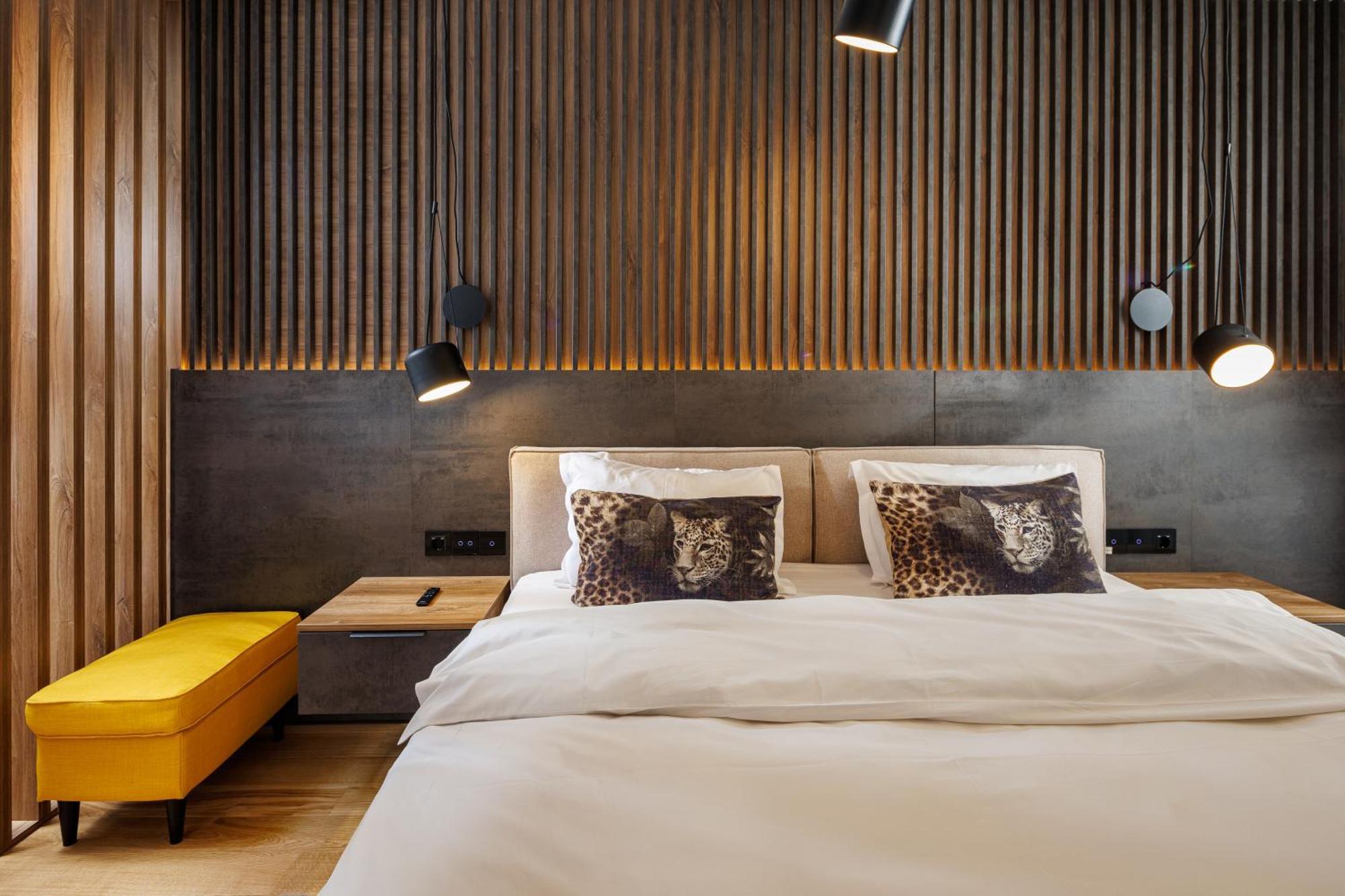 Pure Living Apartment W. Private Parking Брашов Екстер'єр фото